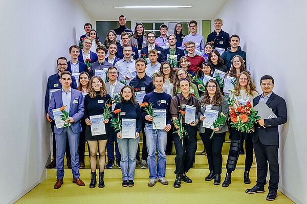 Gruppenbild der Stipendiatinnen und Stipendiaten