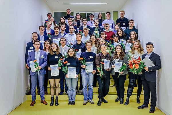 Gruppenbild der Stipendiatinnen und Stipendiaten