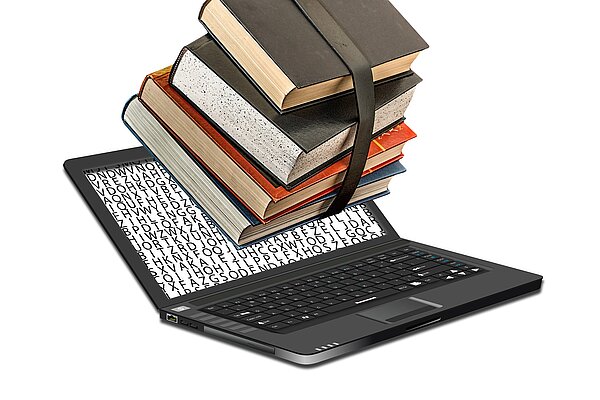 (Bild: geralt/pixabay) Laptop und Bücher