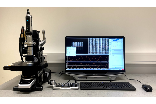Workstation with a monitor and a display for measurement data