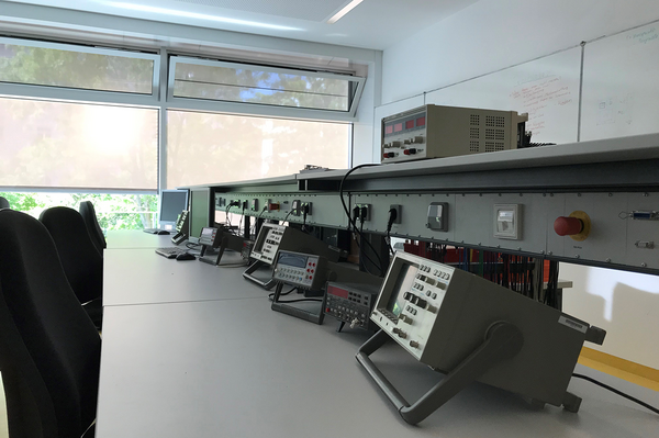 Photo of the laboratory, semi-artificial setup with measurement equipment