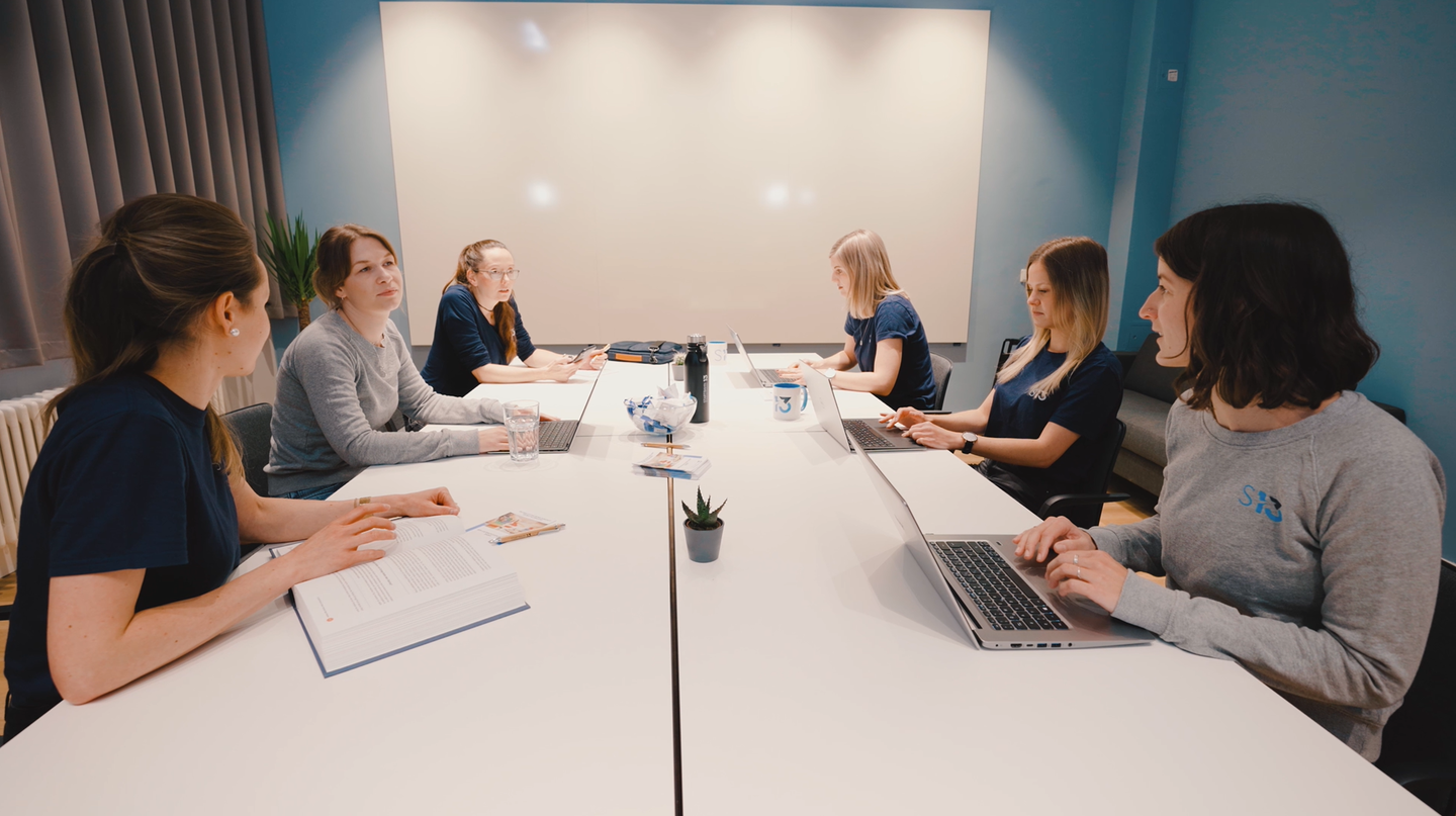 Das Team von Startbahn 13 (v.l.): Carolin Lorenz, Alexandra Huber, Yvonne Hahn, Stephanie Börner, Vanessa Vorreyer, Ann-Kathrin Dieterle