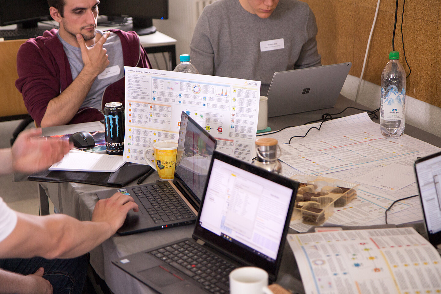 Studierende beim Data Hackathon am 17./18. Mai 2019 an der HTWK Leipzig (Foto: Gerold Bausch) Studierende beim Data Hackathon am 17./18. Mai 2019 an der HTWK Leipzig (Foto: Gerold Bausch)