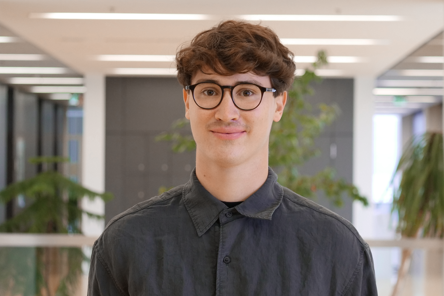 Portraitfoto - Verlinkung führt auf Mitarbeiterwebsite