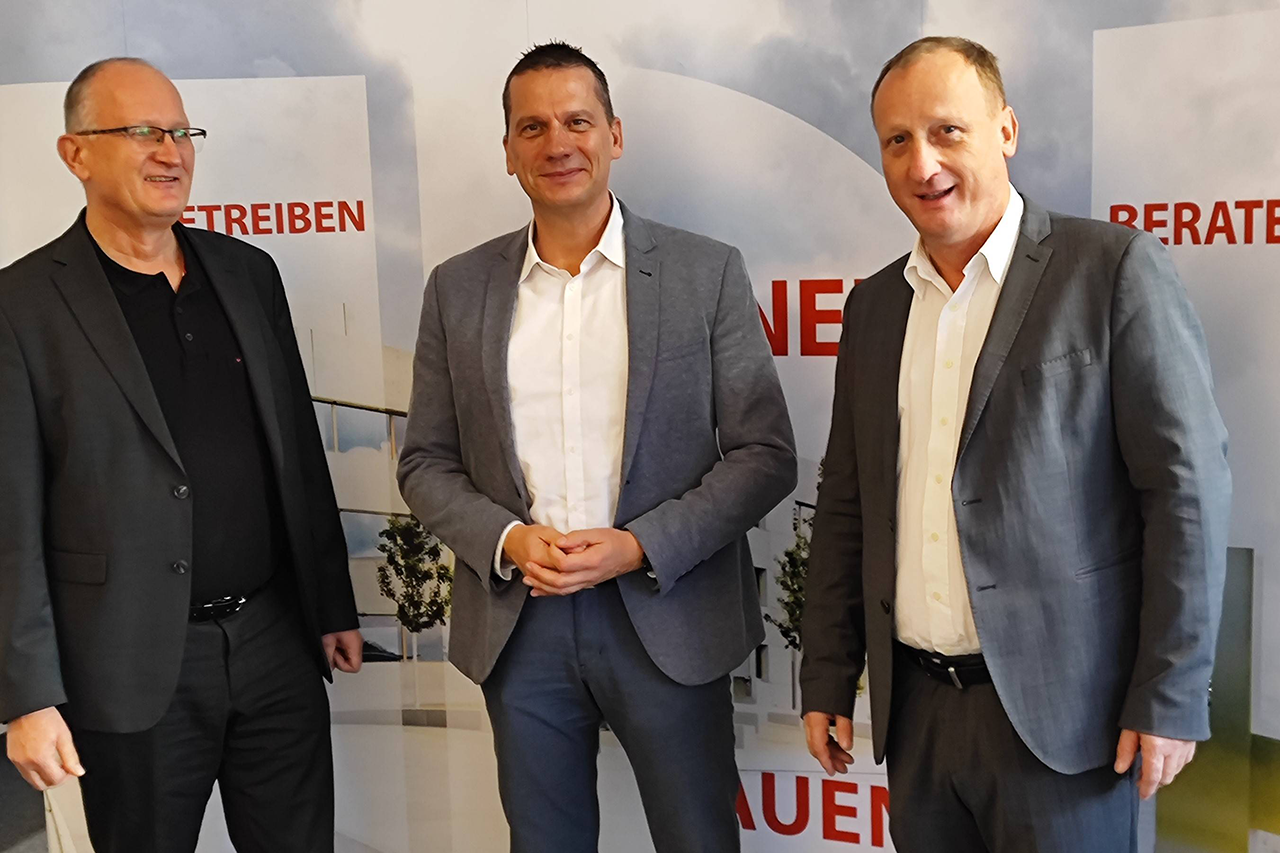 Prof. Hähle und Prof. Guzek mit  Herrn Stüber von PGMM