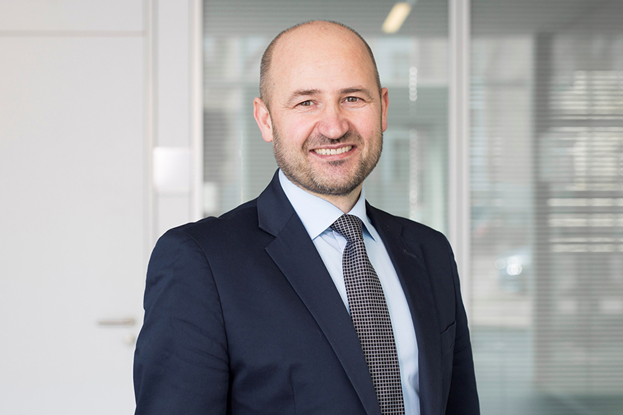 Portraitfoto - wenn Link vorhanden, führt dieser zur Website der Person