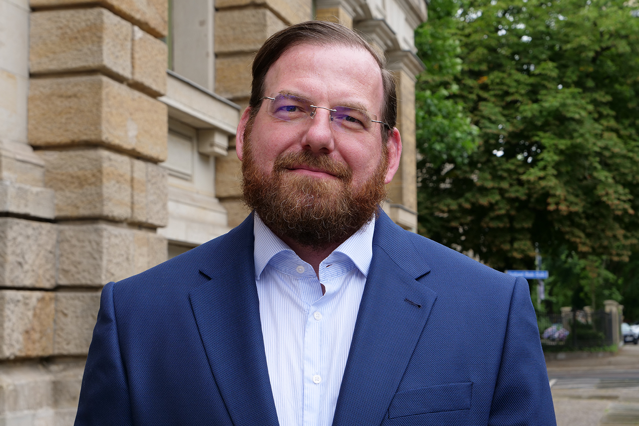 Portraitfoto - wenn Link vorhanden, führt dieser zur Website der Person