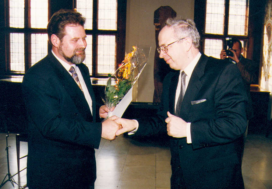 Berufung ins Kuratorium der HTWK Leipzig durch HTWK-Gründungsrektor Steinbock (rechts) im Jahr 1996 (Foto: privat)